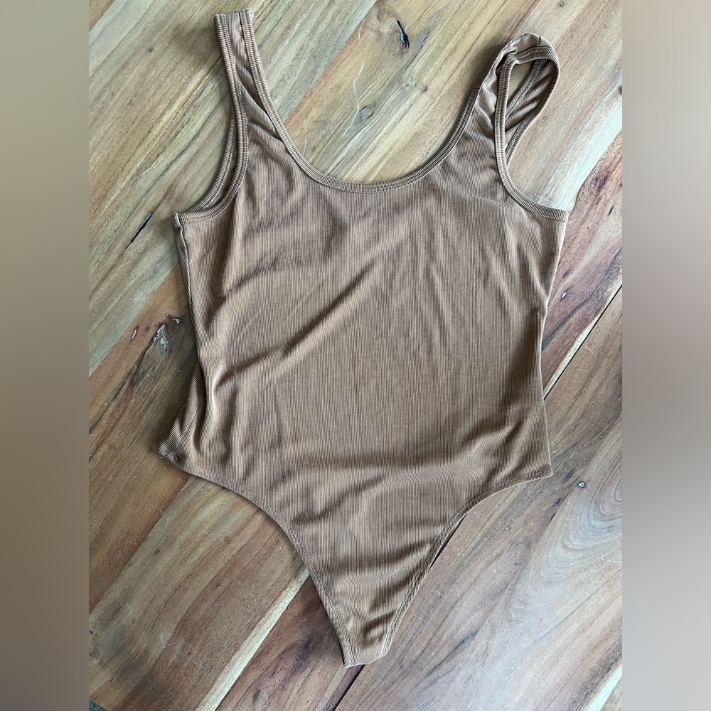 Women’s ribbed body suit
